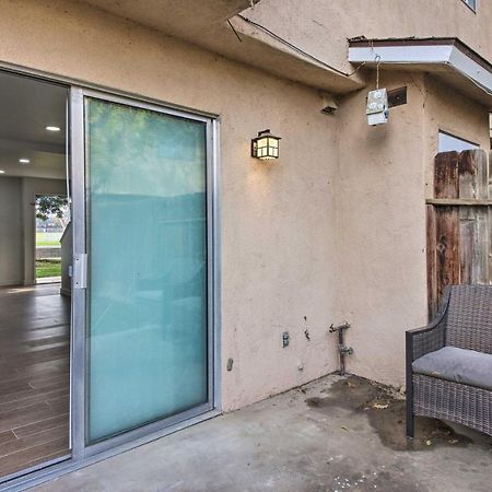 Central Bakersfield Townhome With Private Patio Exterior photo