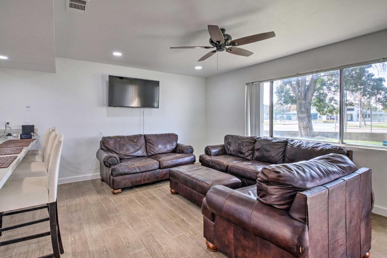 Central Bakersfield Townhome With Private Patio Exterior photo