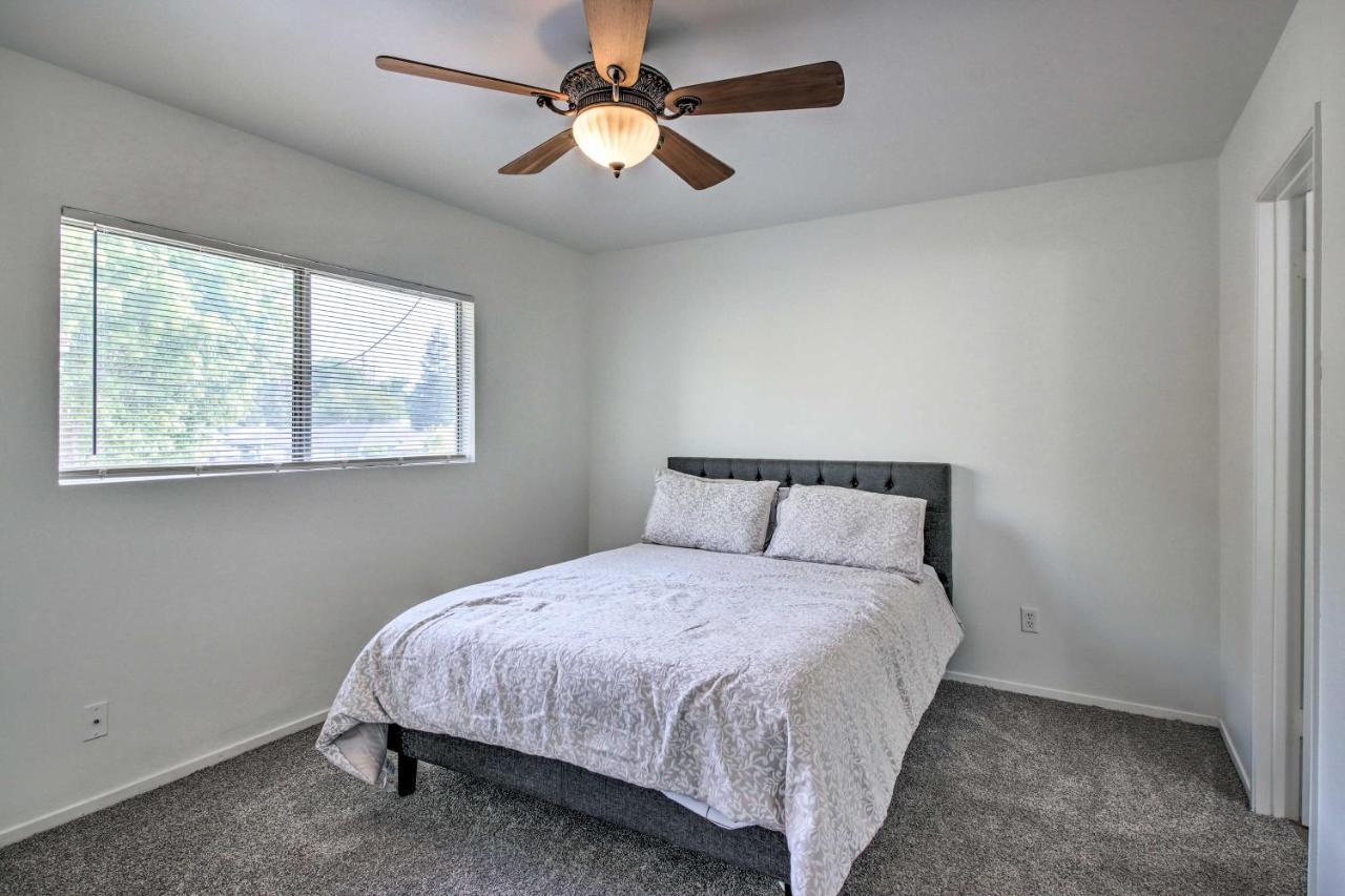 Central Bakersfield Townhome With Private Patio Exterior photo