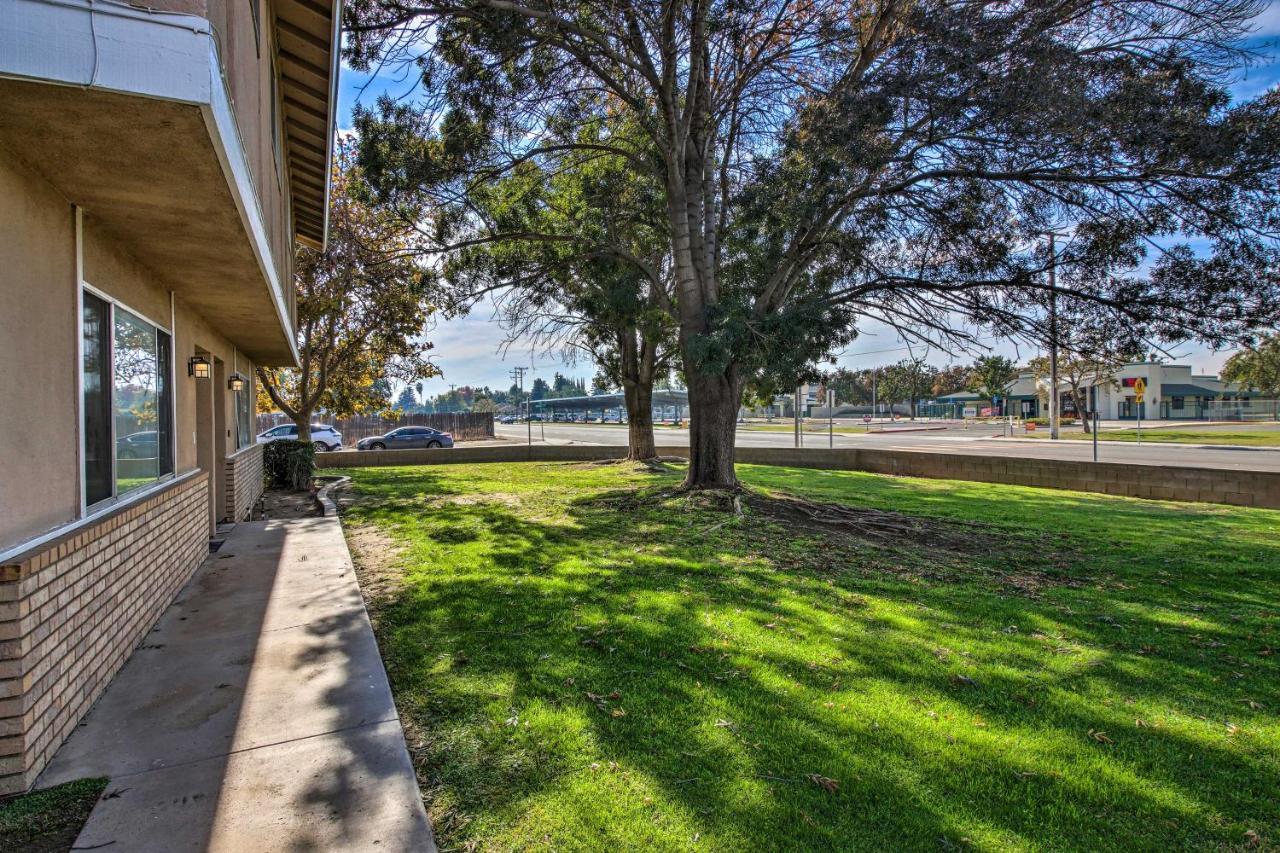 Central Bakersfield Townhome With Private Patio Exterior photo