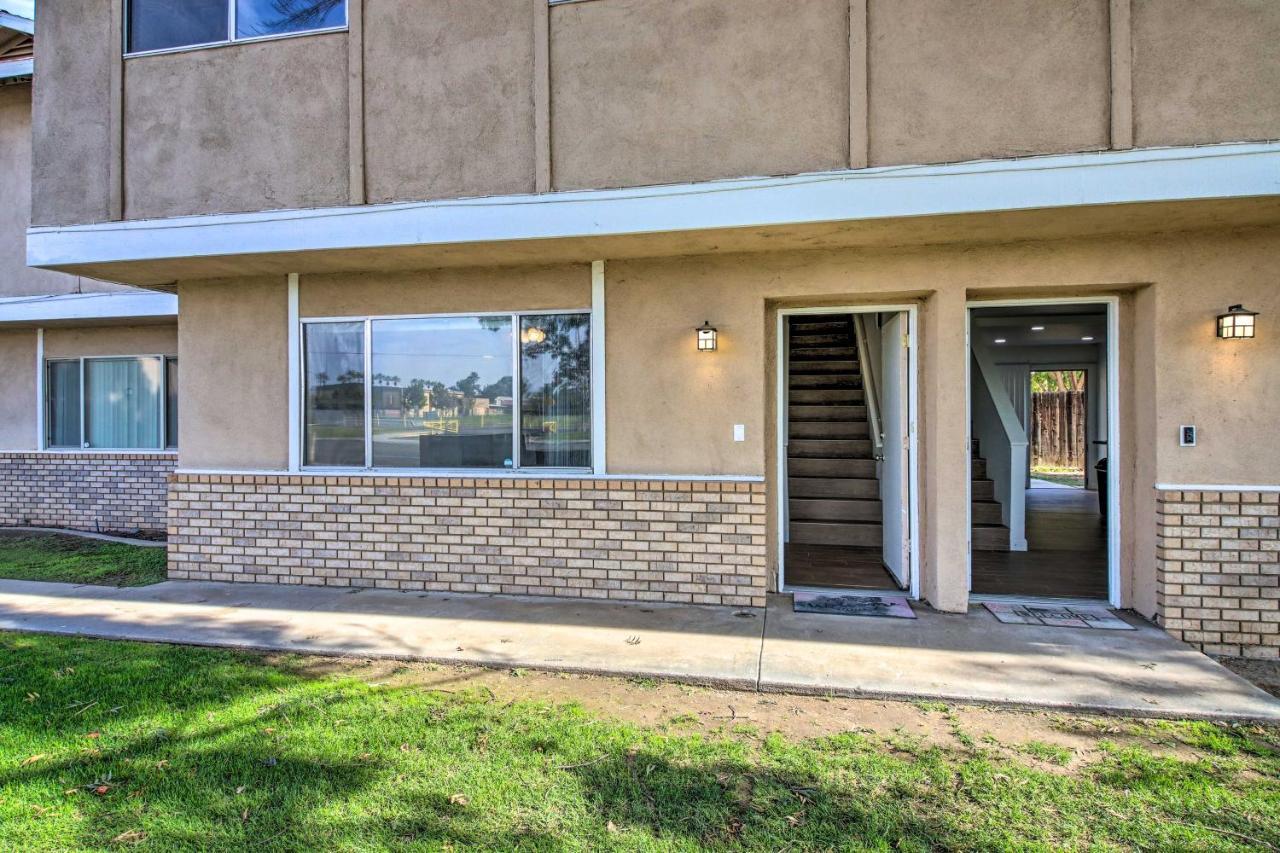 Central Bakersfield Townhome With Private Patio Exterior photo