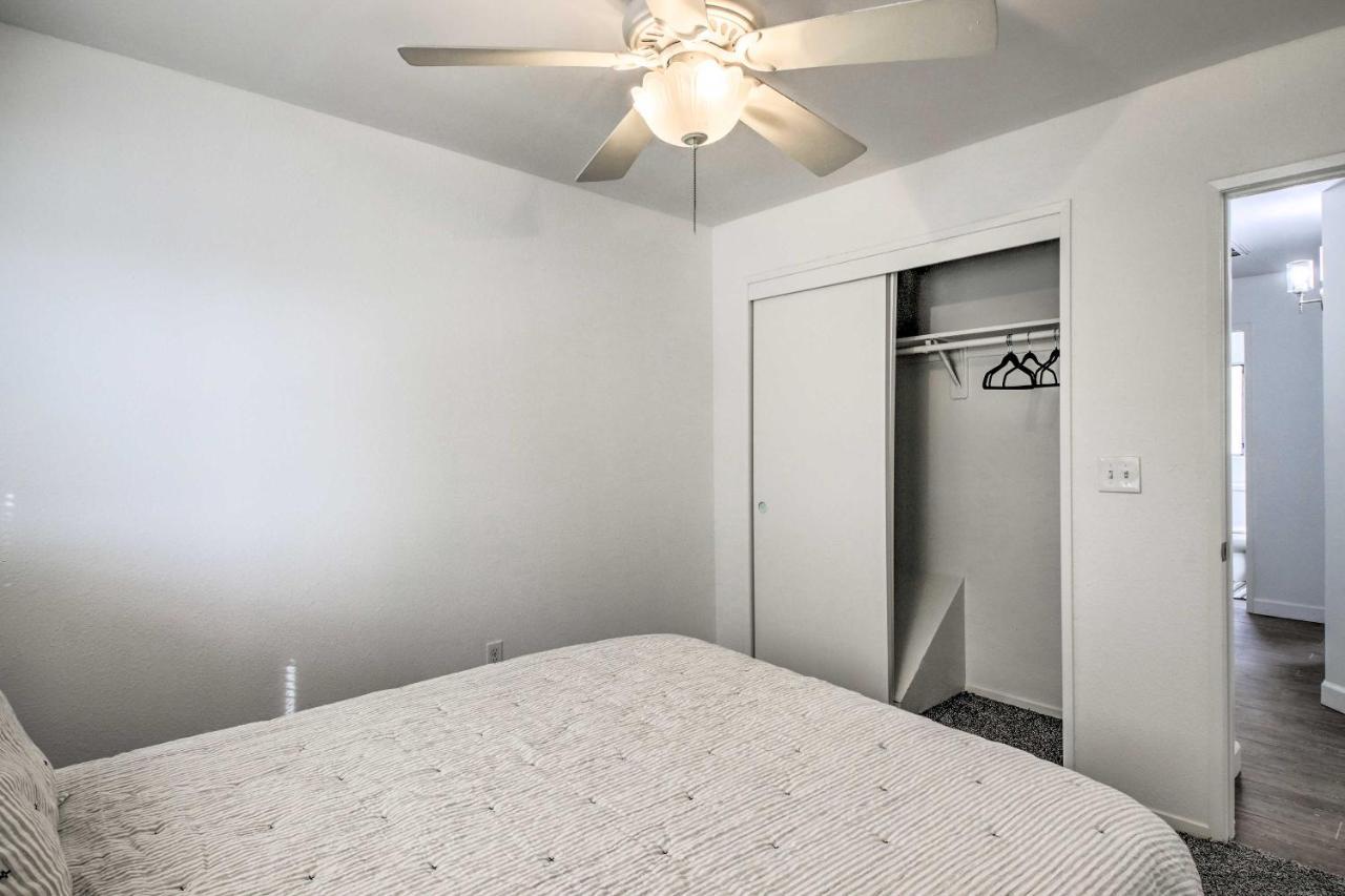 Central Bakersfield Townhome With Private Patio Exterior photo