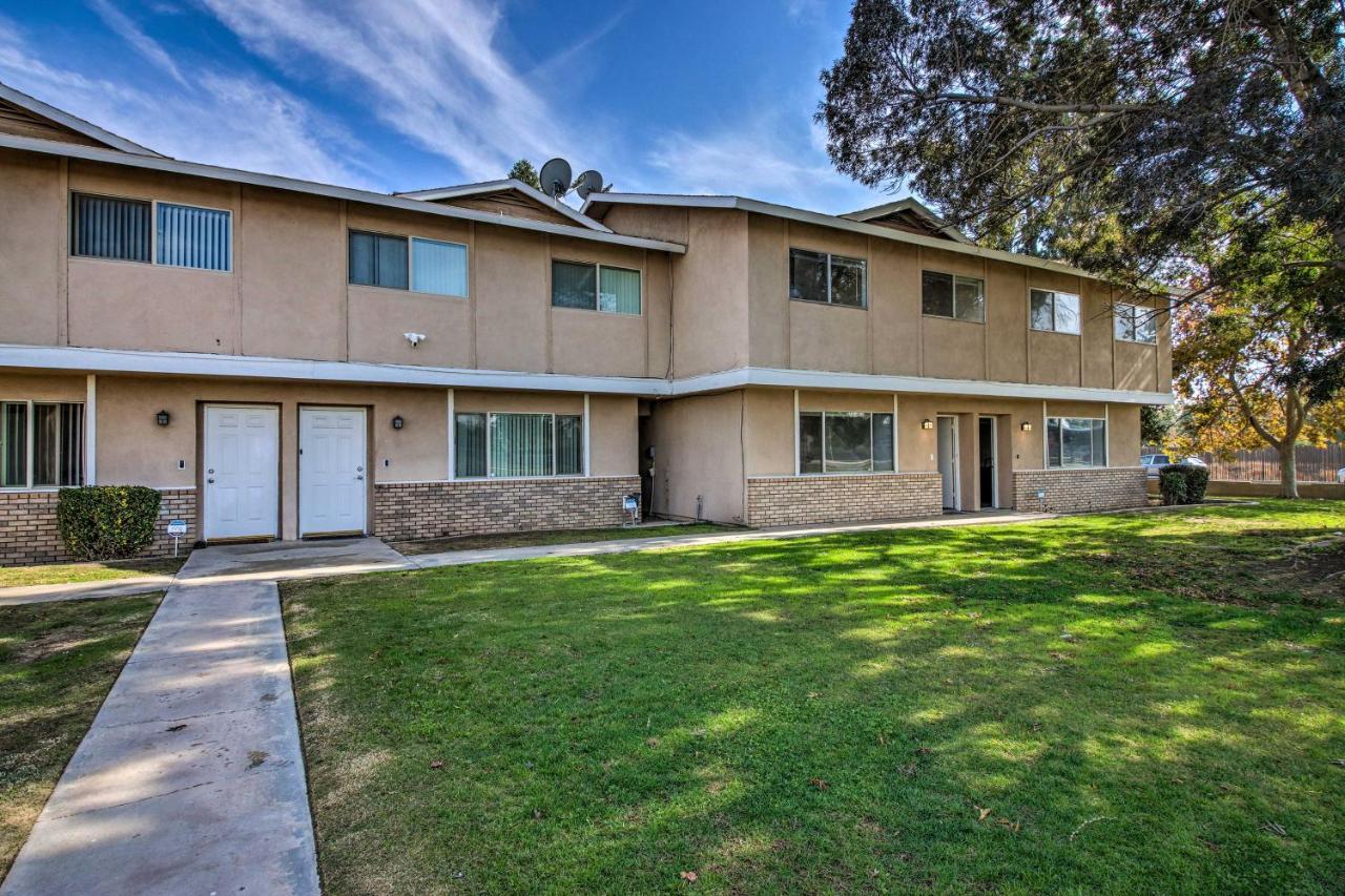 Central Bakersfield Townhome With Private Patio Exterior photo